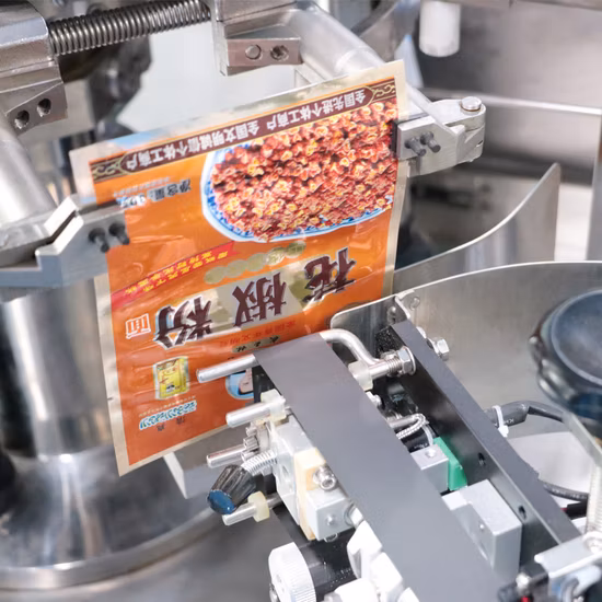 식품 분말로 비닐봉지를 채우고 포장/포장 기계를 밀봉하기 위한 맞춤형 자동 쿠스쿠스 칠리 효모 옥수수 가루 포장 기계